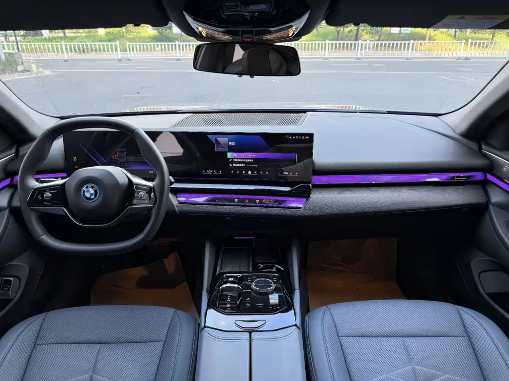 BMW i5 — фото 11