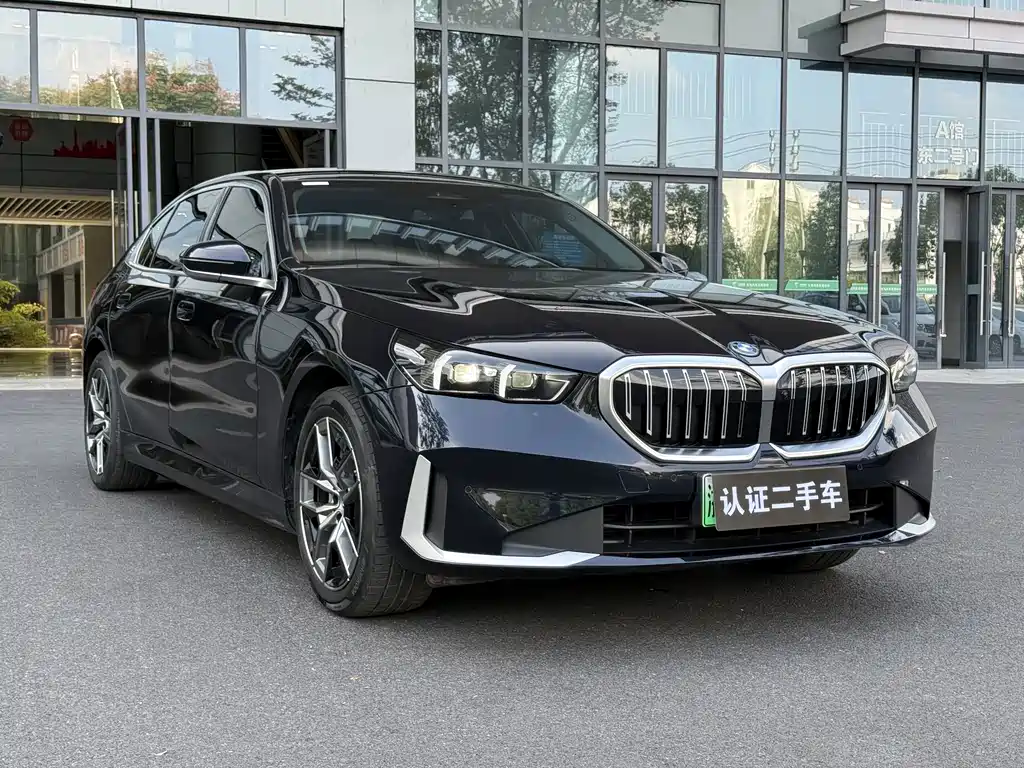 BMW i5 — фото 3