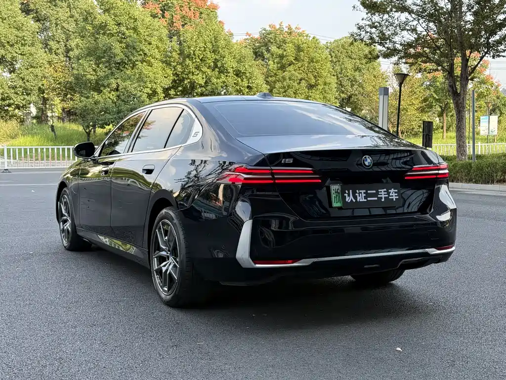 BMW i5 — фото 5
