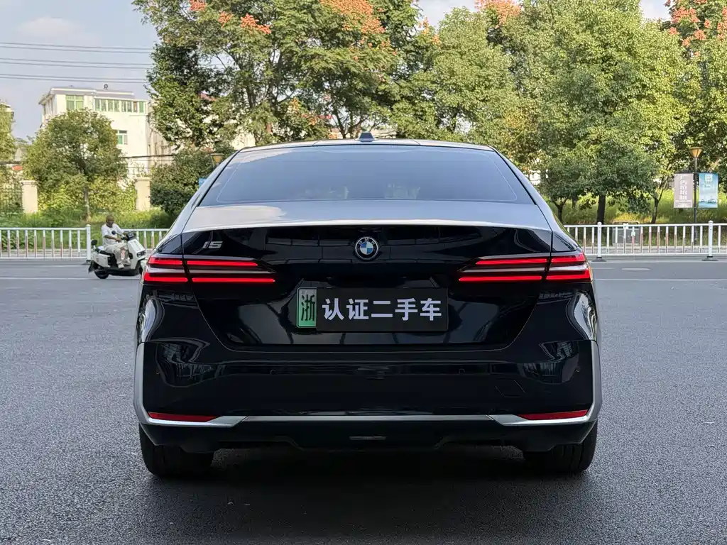 BMW i5 — фото 6