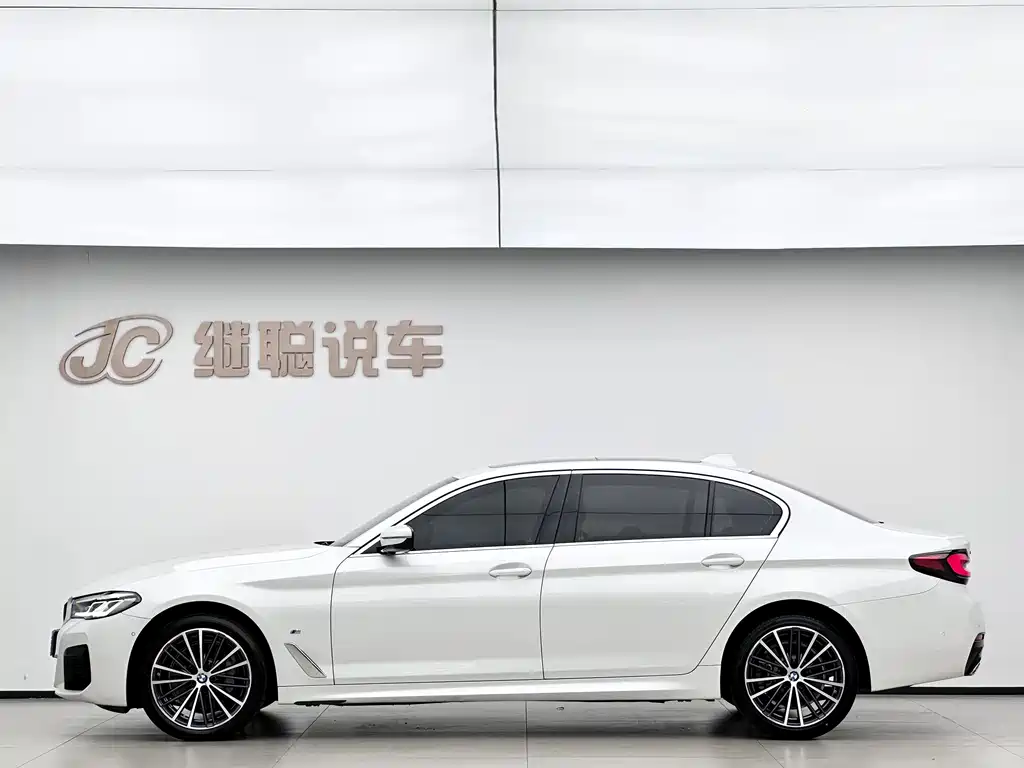 BMW 5 Series — фото 4