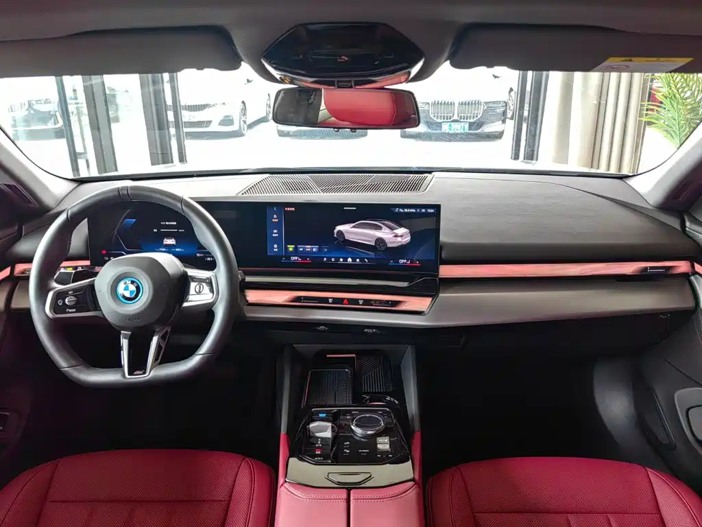 BMW i5 — фото 8