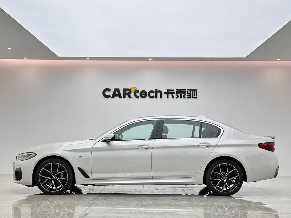 BMW 5 Series — фото 2