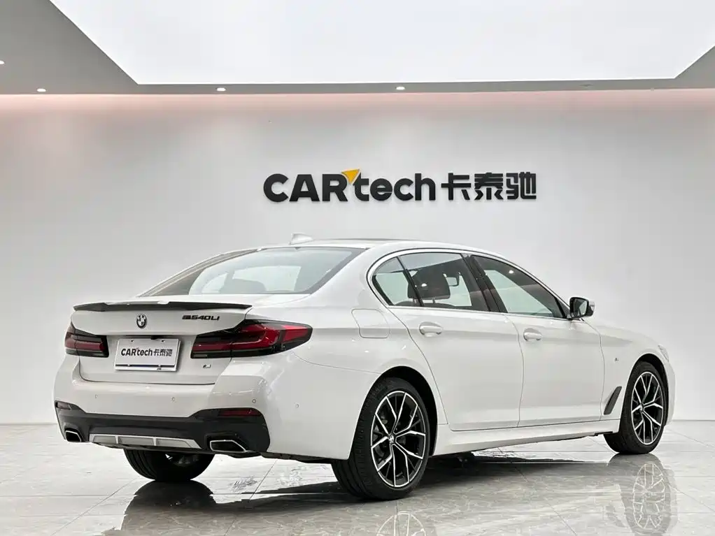 BMW 5 Series — фото 5