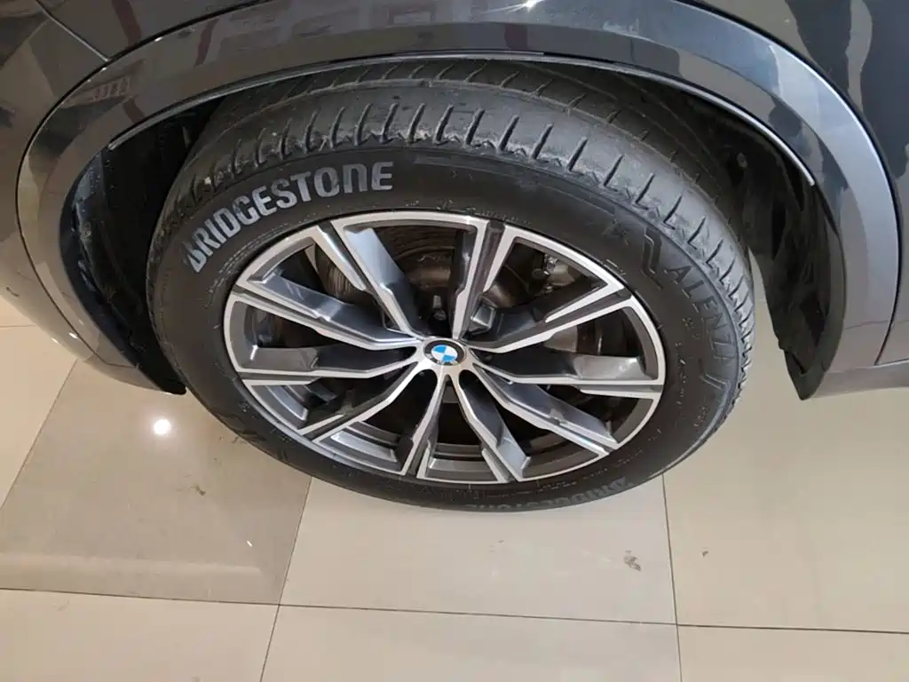 BMW X5 (Import) — фото 23