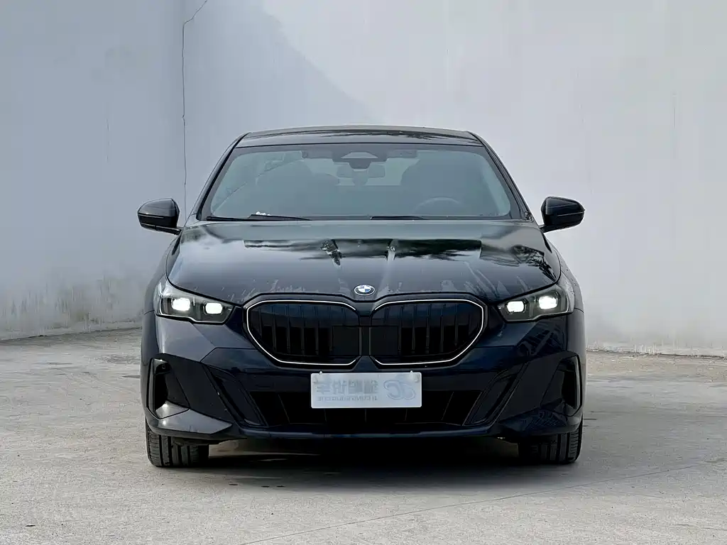 BMW 5 Series — фото 2
