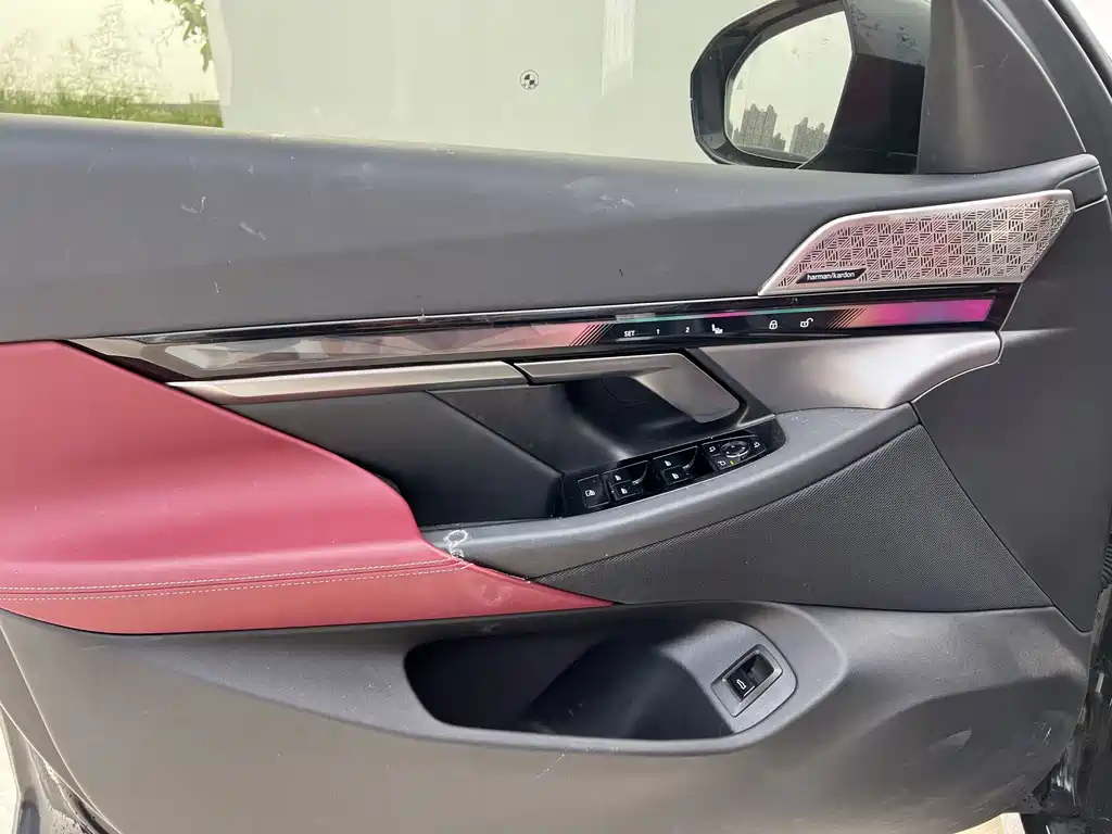 BMW 5 Series — фото 11