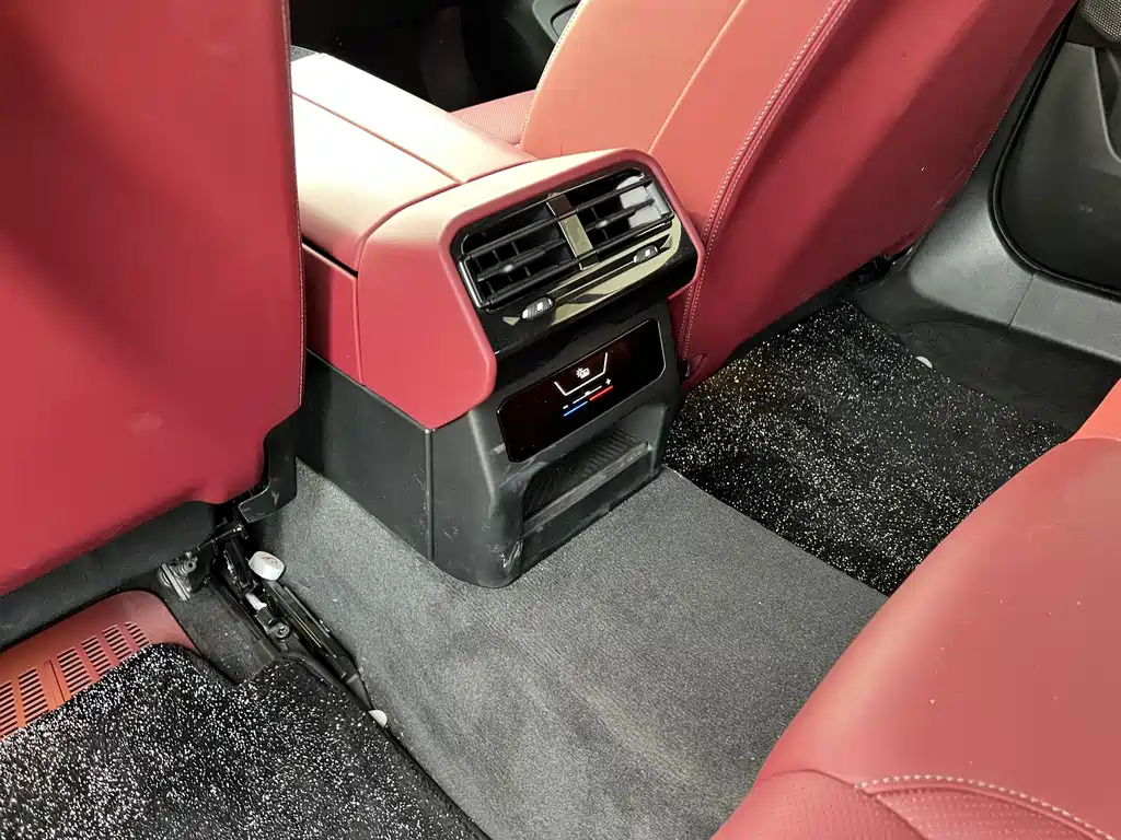 BMW 5 Series — фото 13