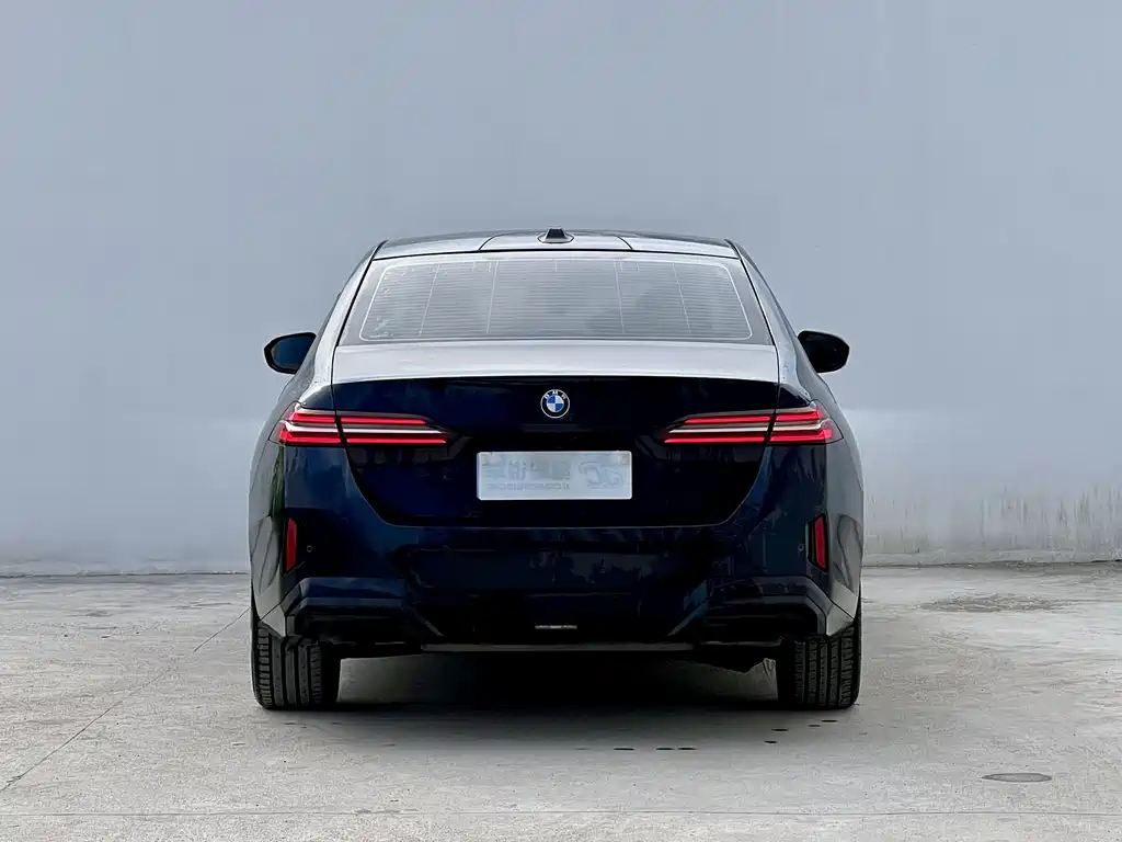 BMW 5 Series — фото 3