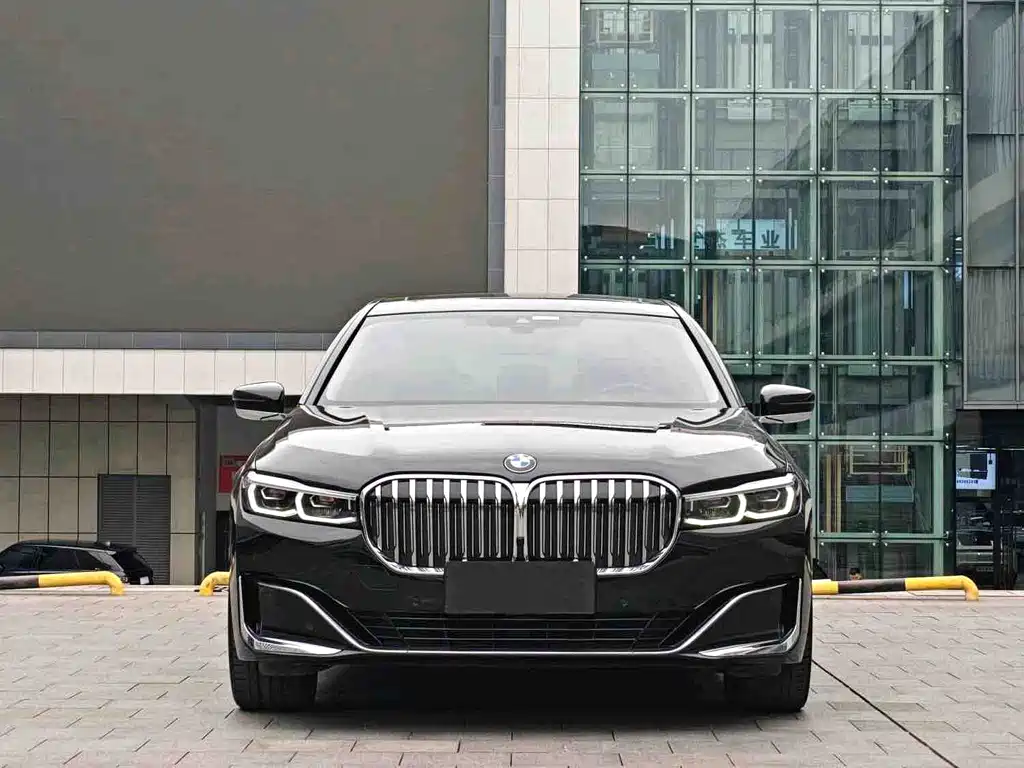 BMW 7 Series — фото 2