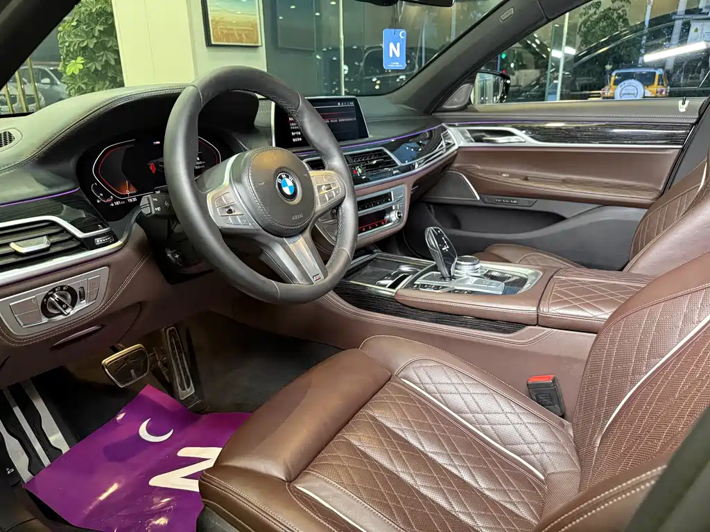 BMW 7 Series — фото 10