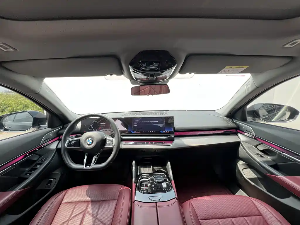 BMW 5 Series — фото 11