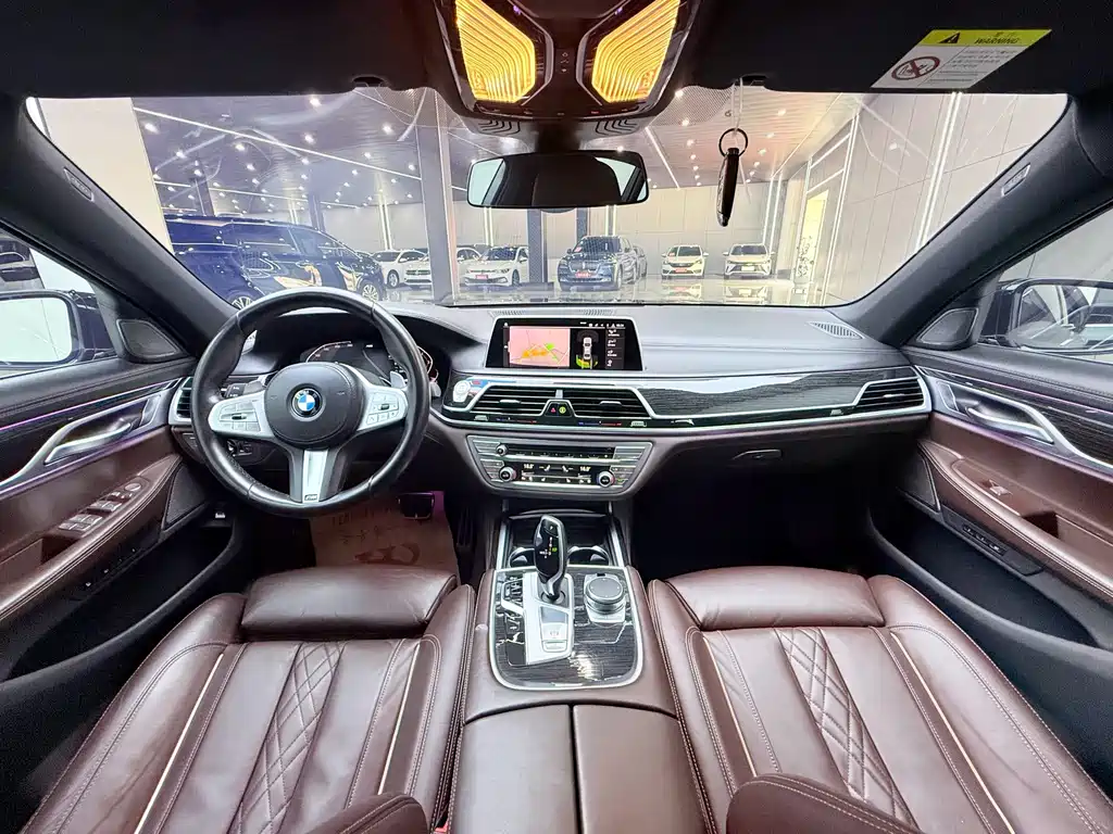 BMW 7 Series — фото 14