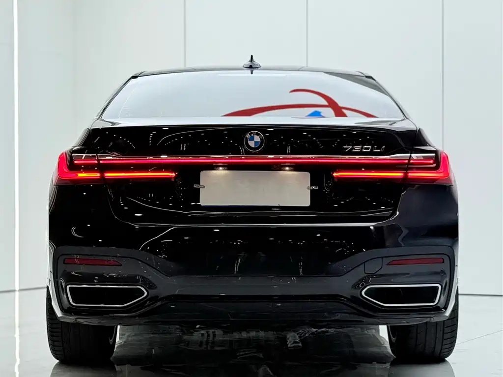 BMW 7 Series — фото 18