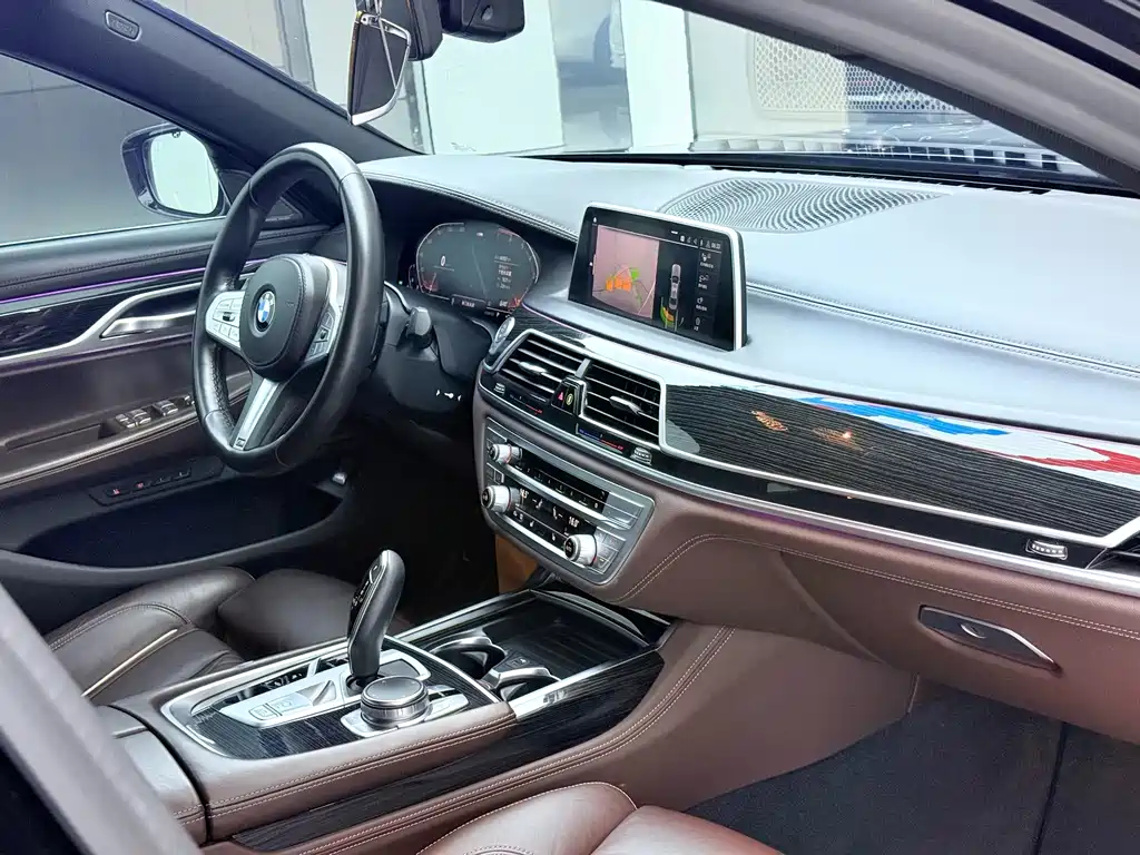 BMW 7 Series — фото 6