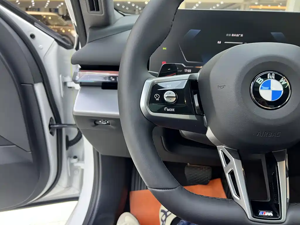 BMW 5 Series — фото 13