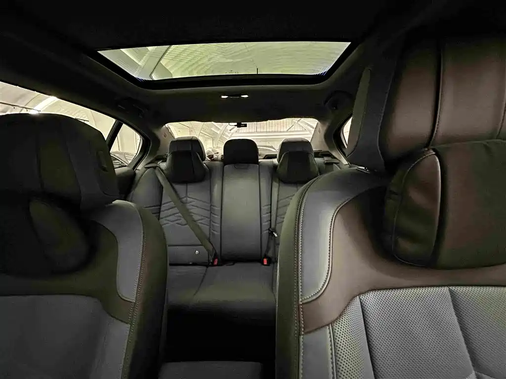 BMW 5 Series — фото 19