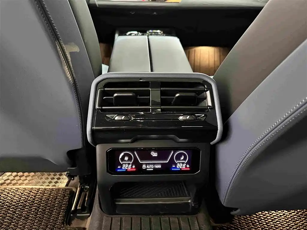 BMW 5 Series — фото 23