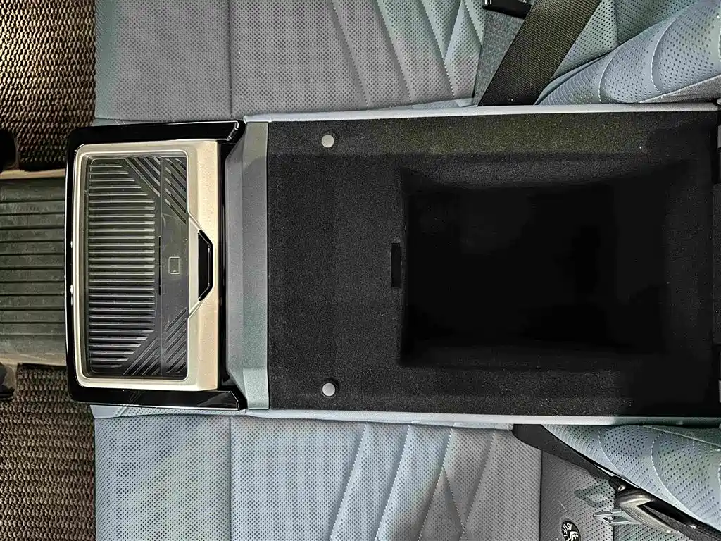 BMW 5 Series — фото 26
