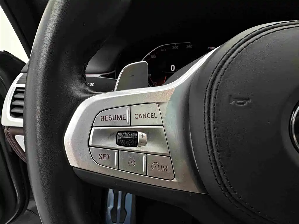 BMW 7 Series — фото 24