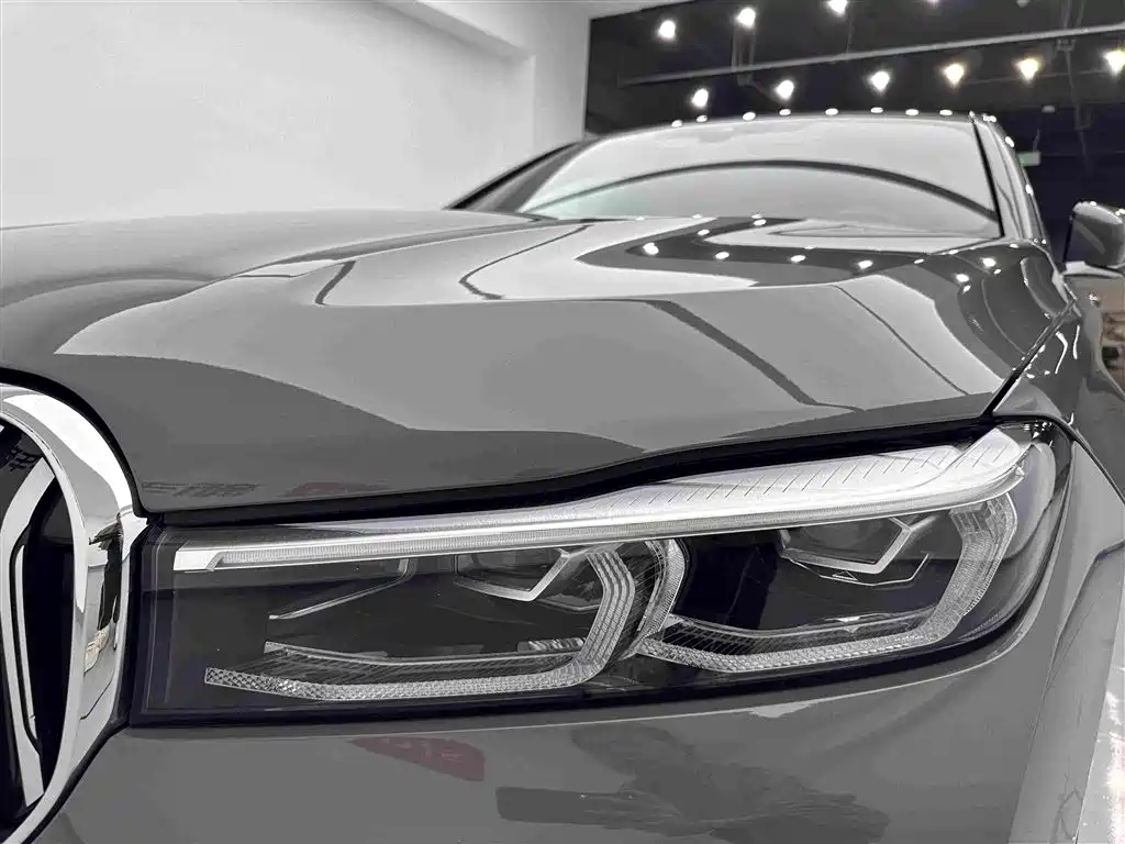 BMW 7 Series — фото 29
