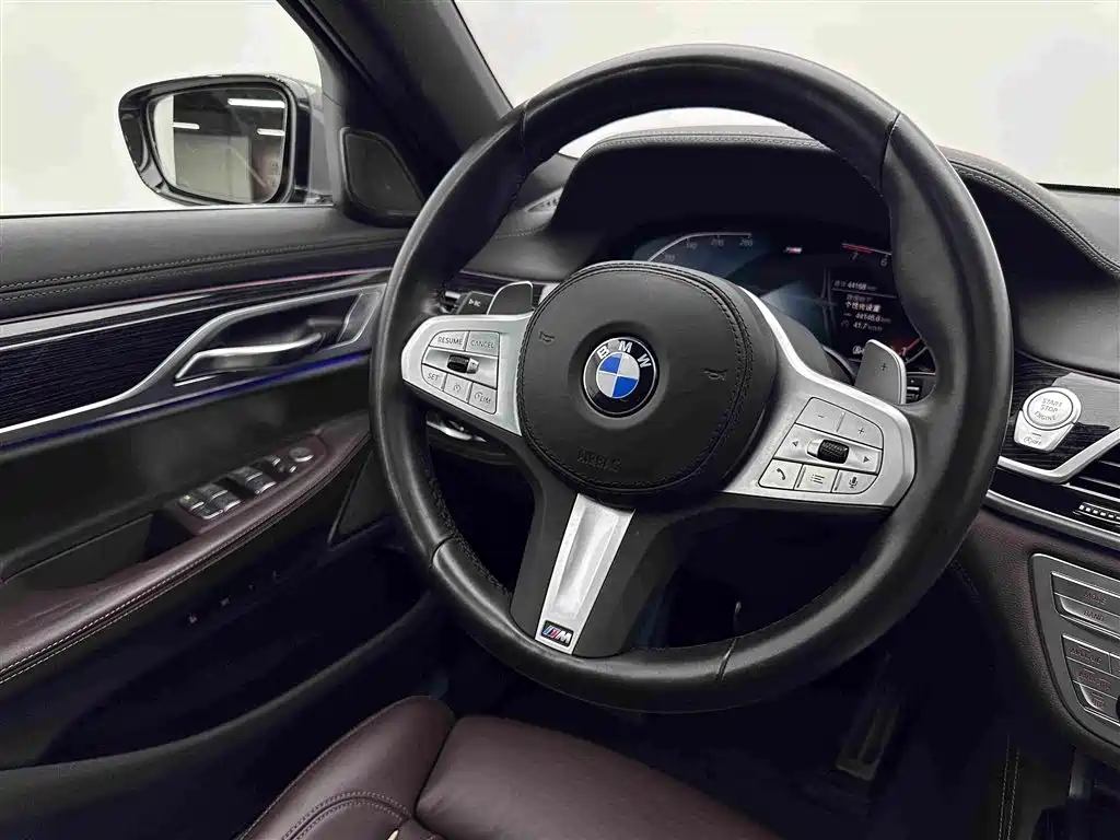 BMW 7 Series — фото 9