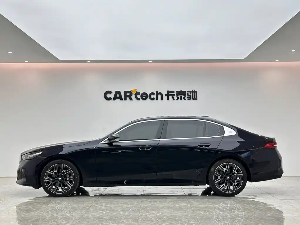BMW 5 Series — фото 2