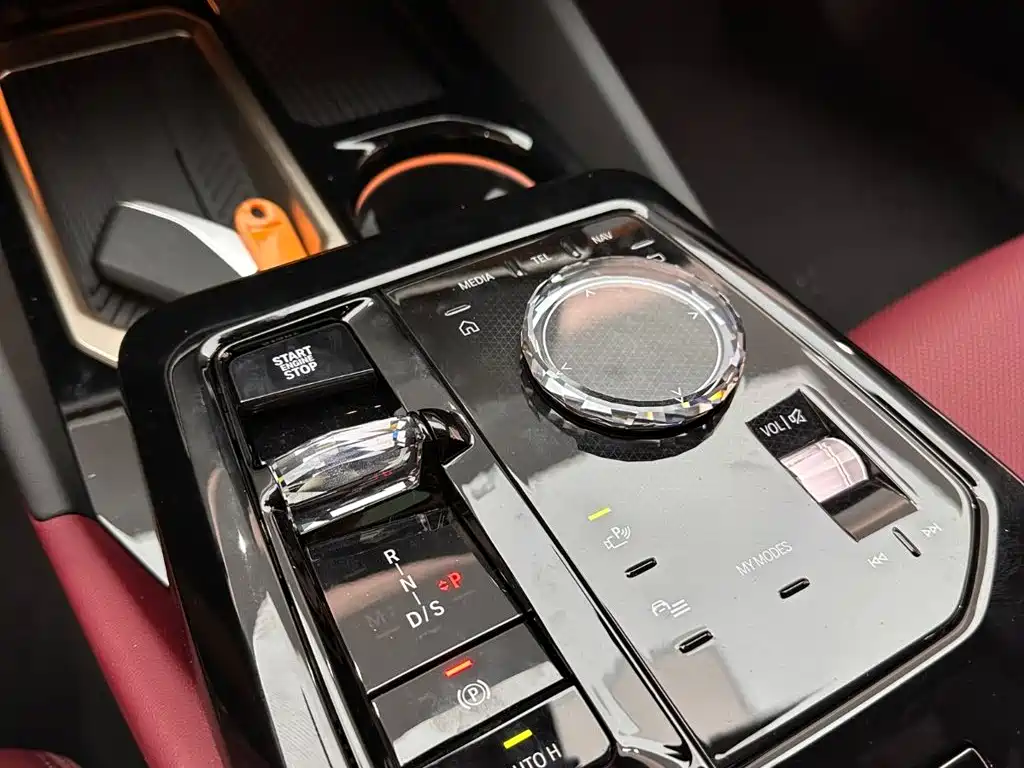 BMW 5 Series — фото 16