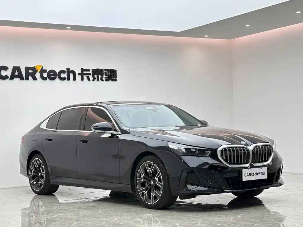 BMW 5 Series — фото 6