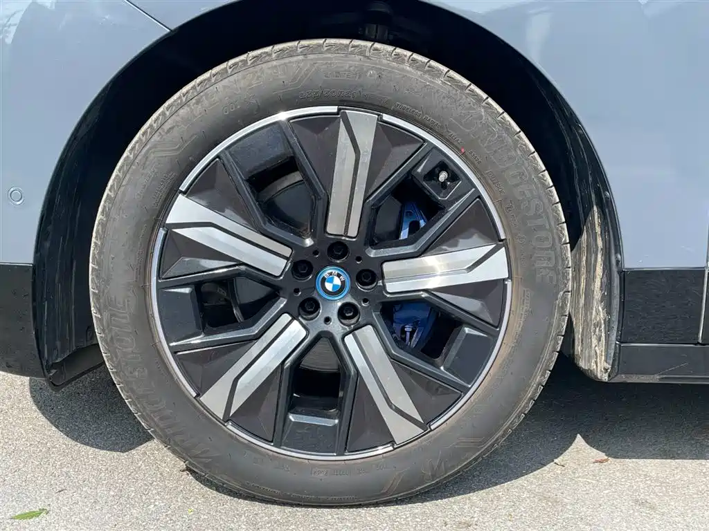 BMW iX — фото 17