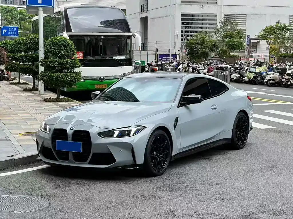 BMW M4 — фото 1