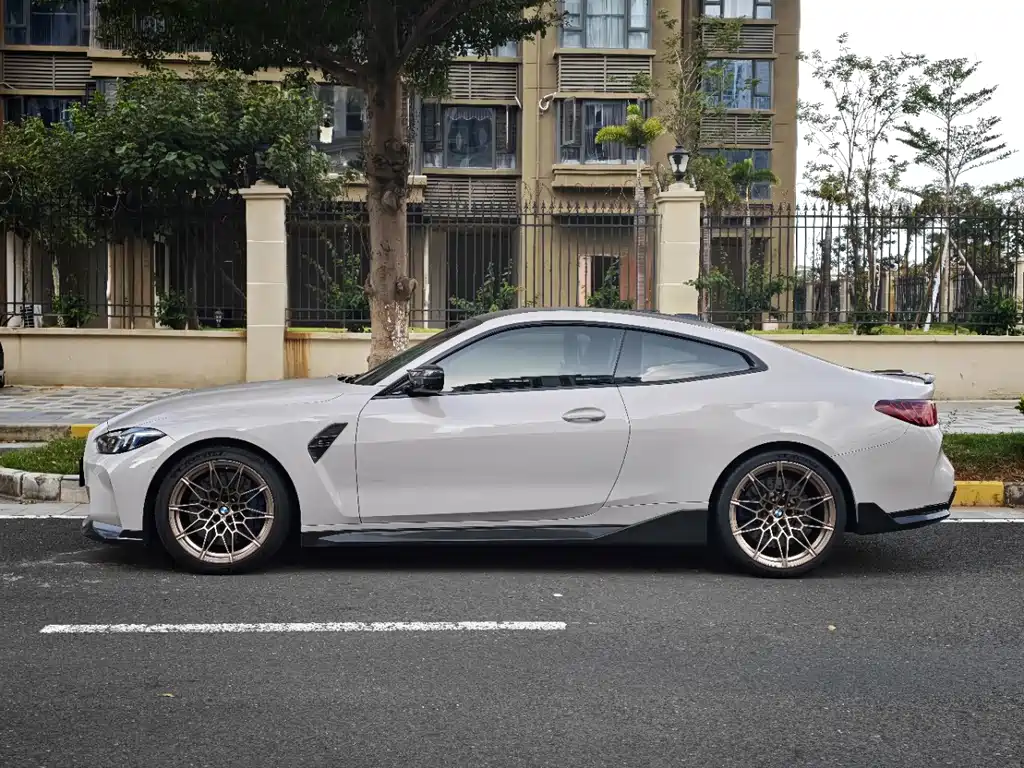 BMW M4 — фото 4