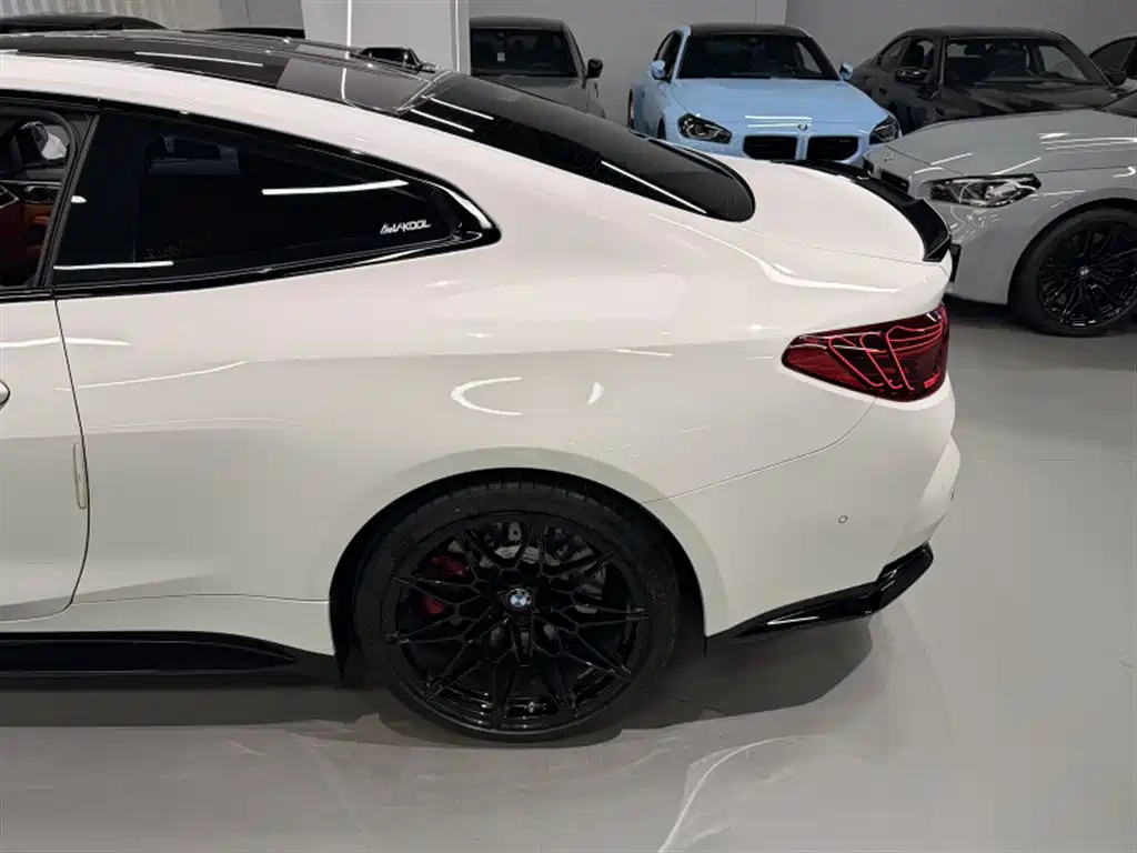 BMW M4 — фото 4