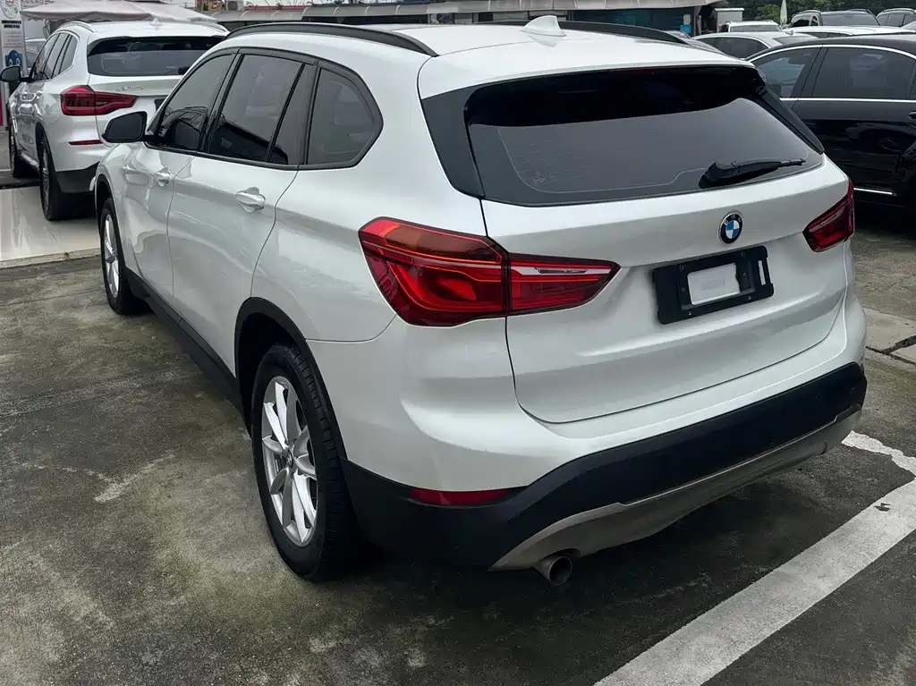 BMW X1 — фото 7