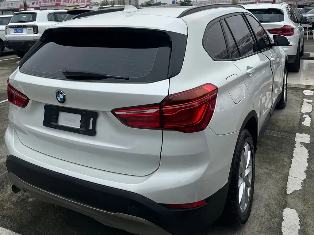 BMW X1 — фото 8