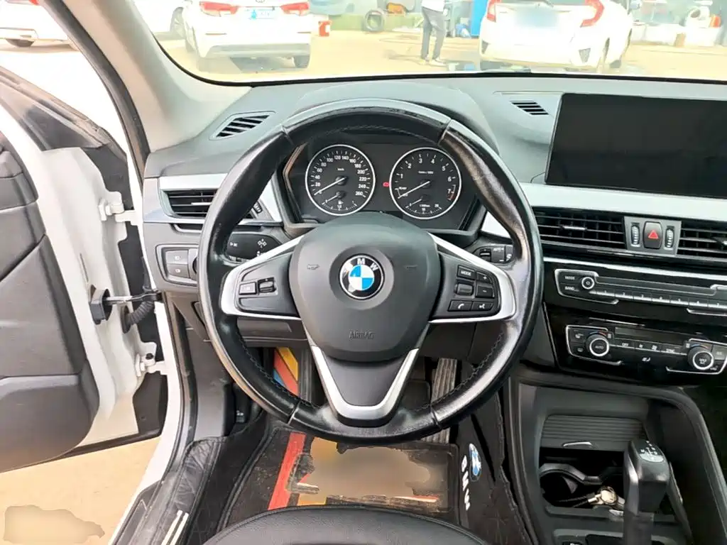 BMW X1 — фото 11
