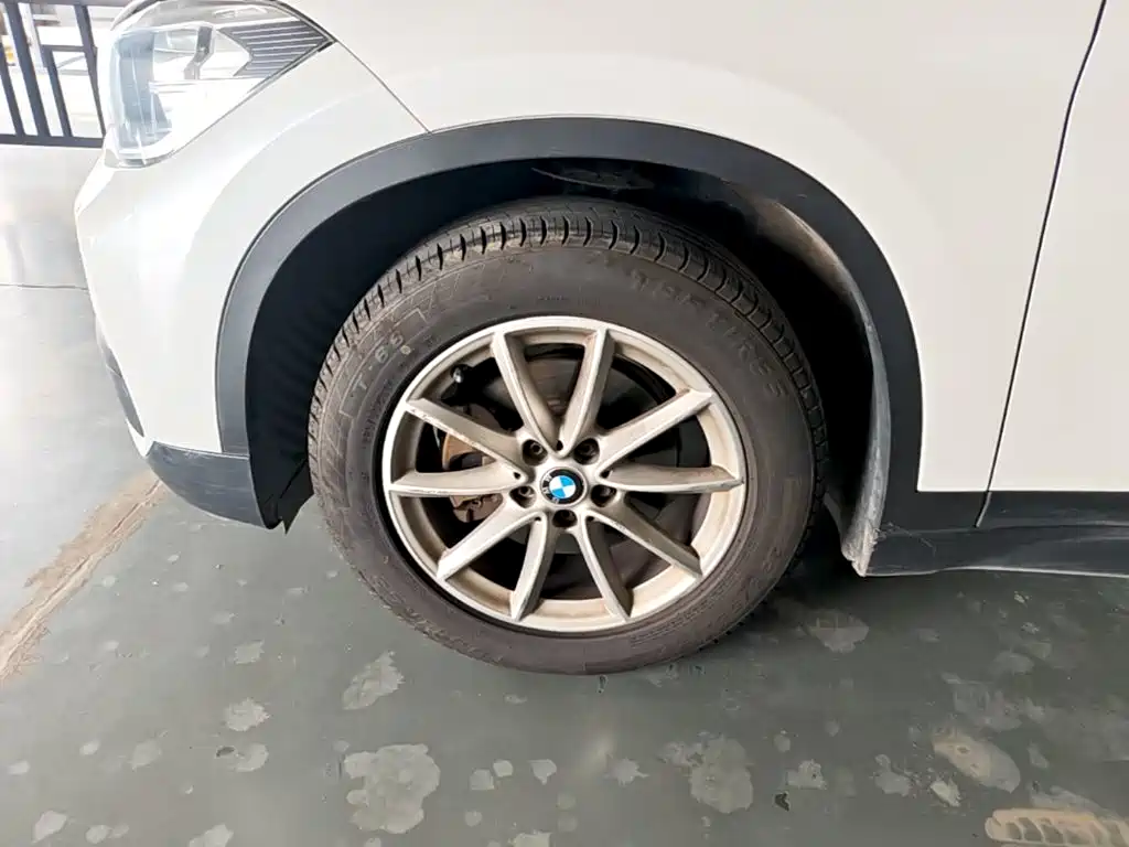 BMW X1 — фото 23
