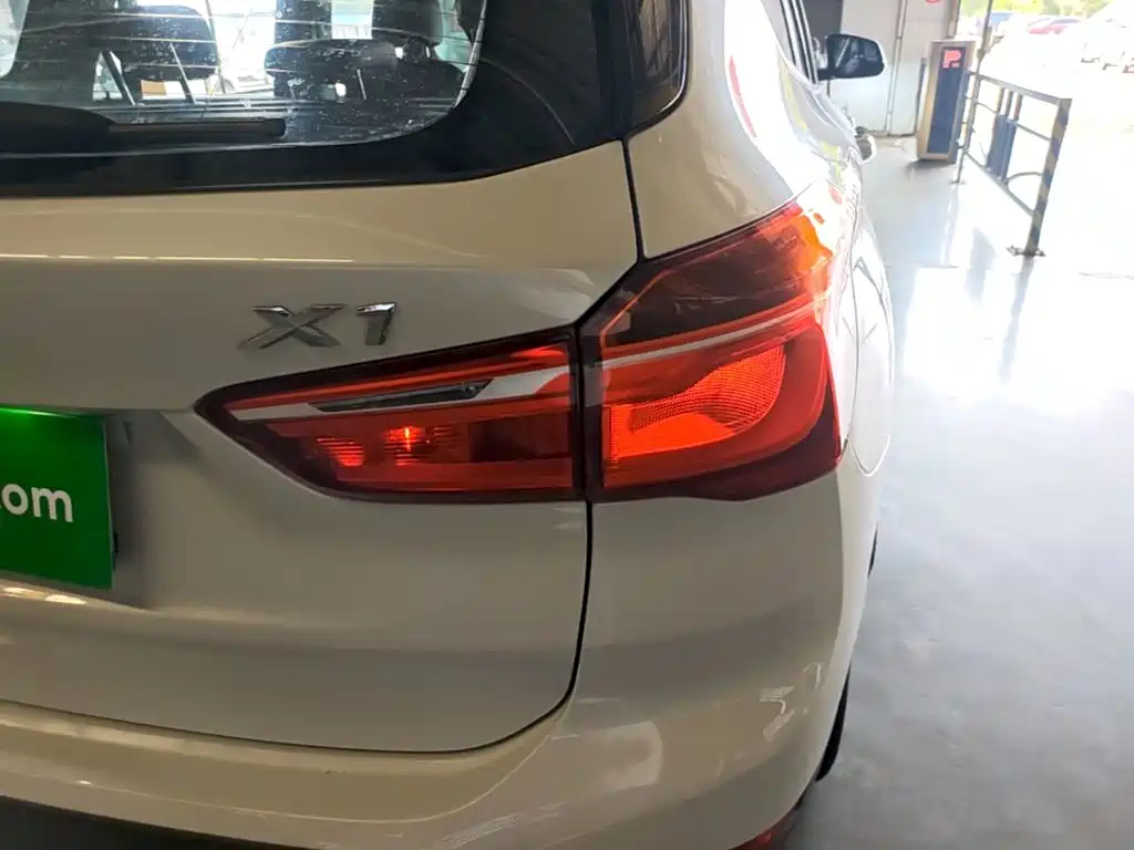 BMW X1 — фото 8