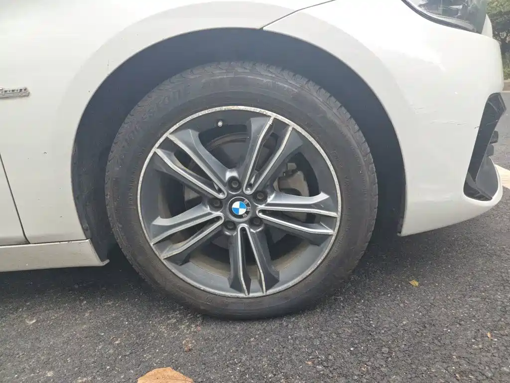 BMW 2 Series Active Tourer — фото 24