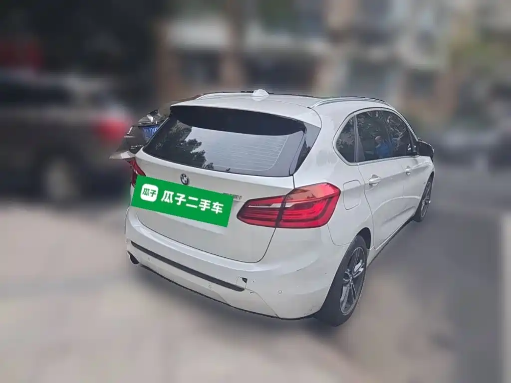BMW 2 Series Active Tourer — фото 4