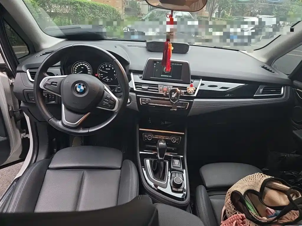 BMW 2 Series Active Tourer — фото 5