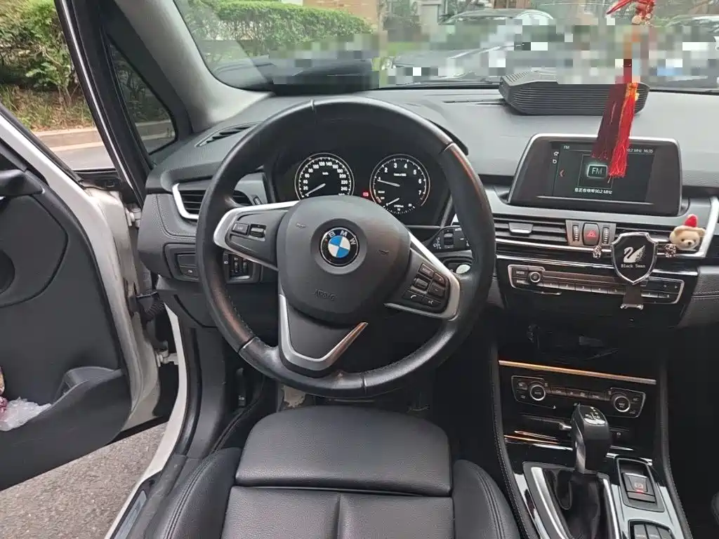 BMW 2 Series Active Tourer — фото 6