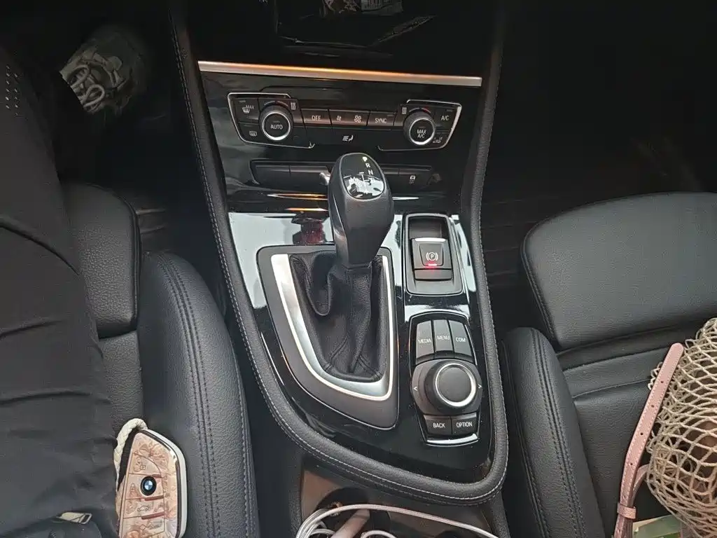 BMW 2 Series Active Tourer — фото 10
