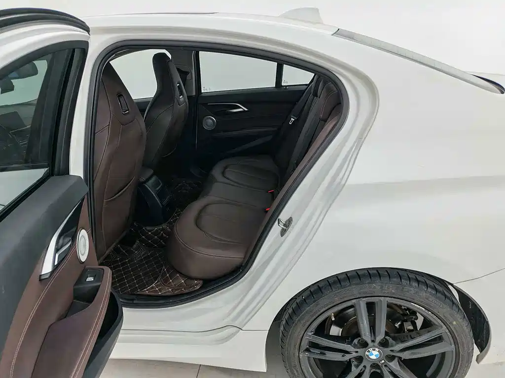 BMW 1 Series — фото 11