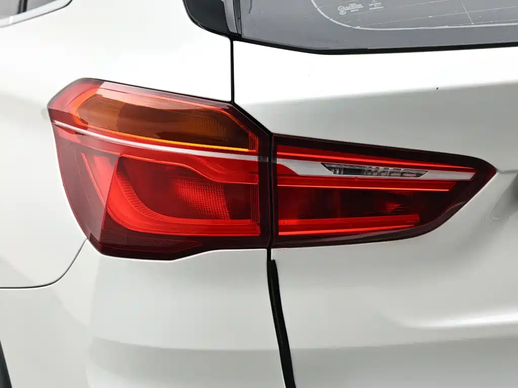 BMW X1 — фото 7