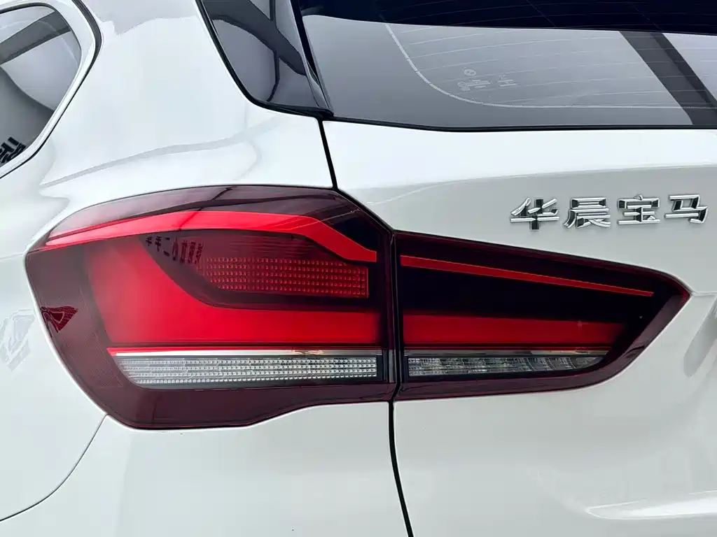 BMW X1 — фото 13
