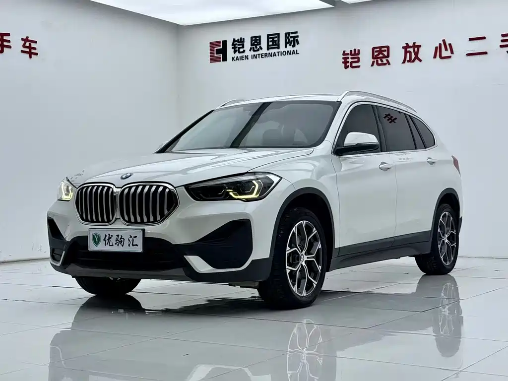 BMW X1 — фото 1