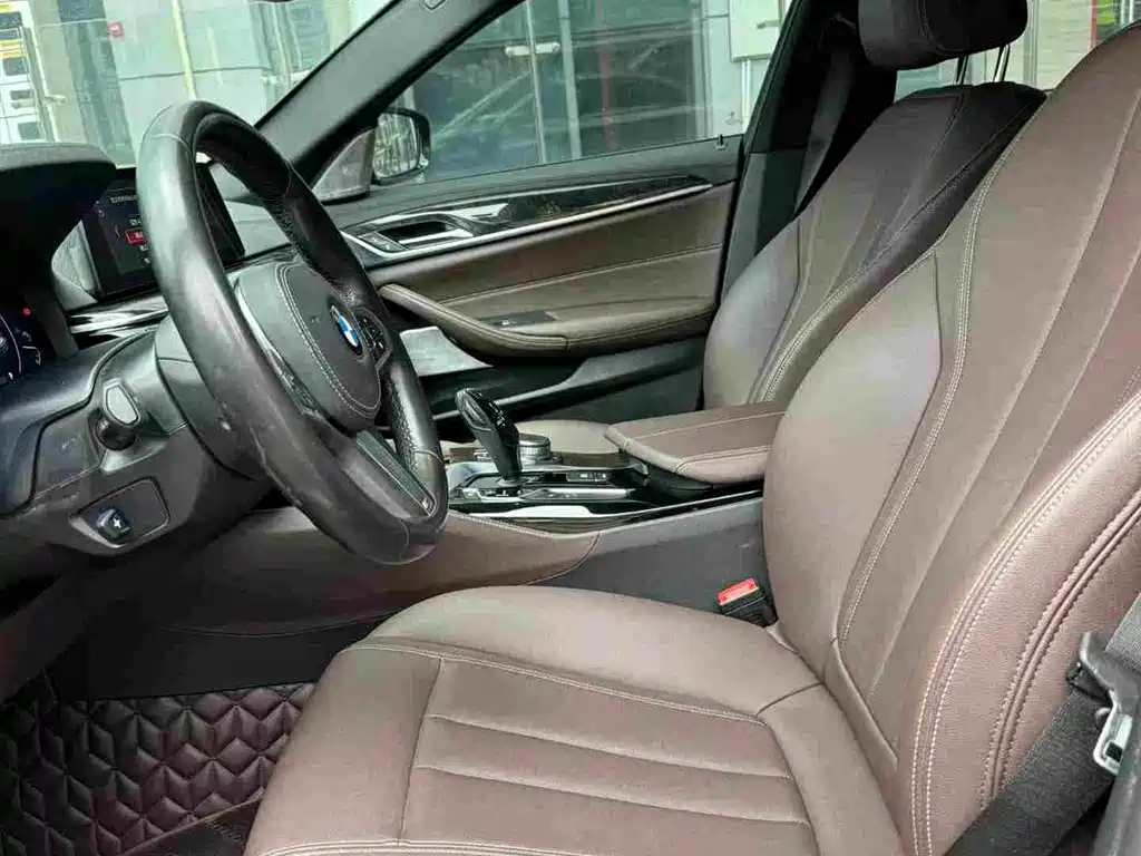 BMW 5 Series — фото 9
