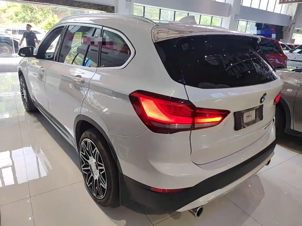 BMW X1 — фото 23