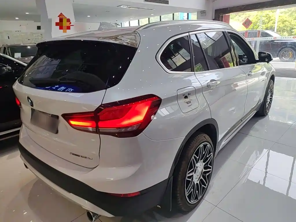 BMW X1 — фото 5